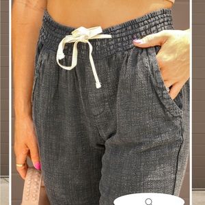 ISLA COTTON POCKETED MINERAL WASH JOGGER PANTS - BLACK